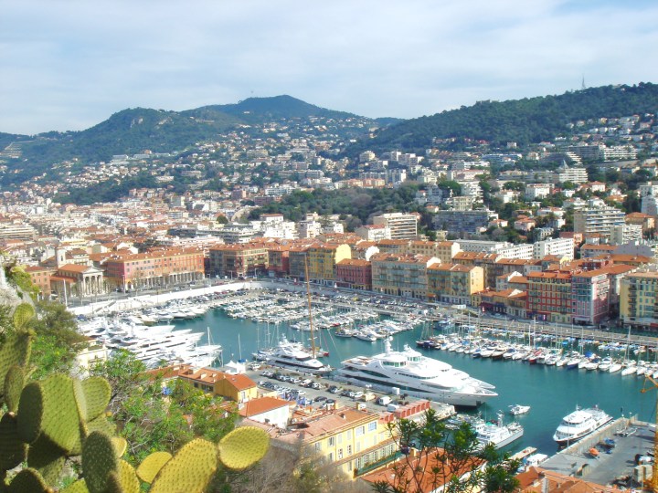 Puerto de Niza (visto desde la Coline du Château)