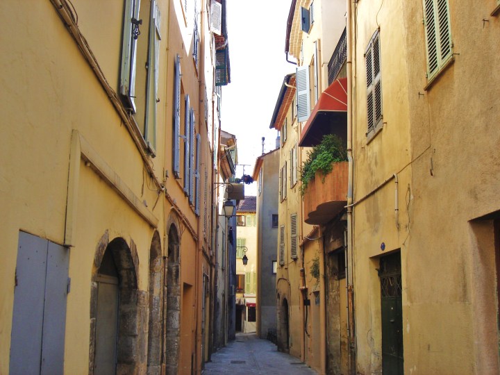 Calles del casco antiguo de Cannes