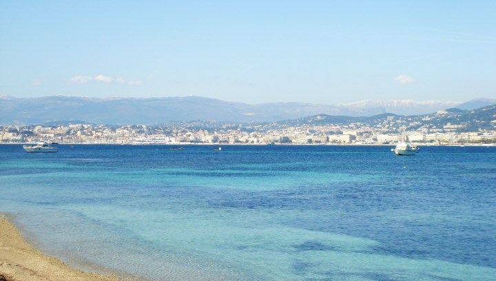Vista de Cannes desde la Isla de St. Marguerite